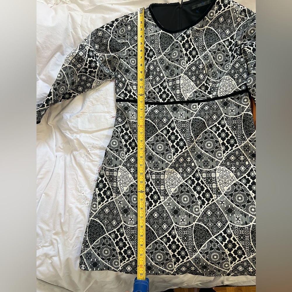 Stylish Monochrome Patterned Dress - Picture 6 of 7